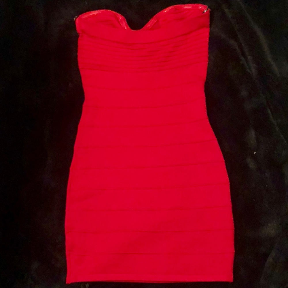 HERVE INSPIRED RED BANDAGE DRESS - Picture 2 of 2